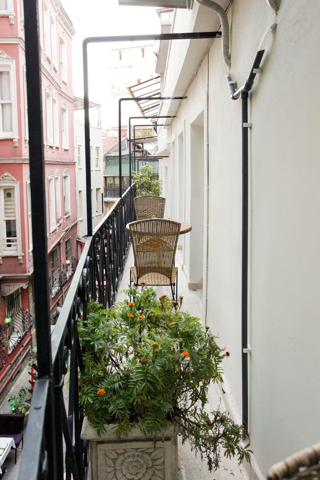 The Loft Istanbul Hotel Exterior photo